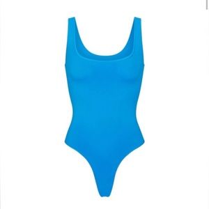 Skims bodysuit in Mykynos